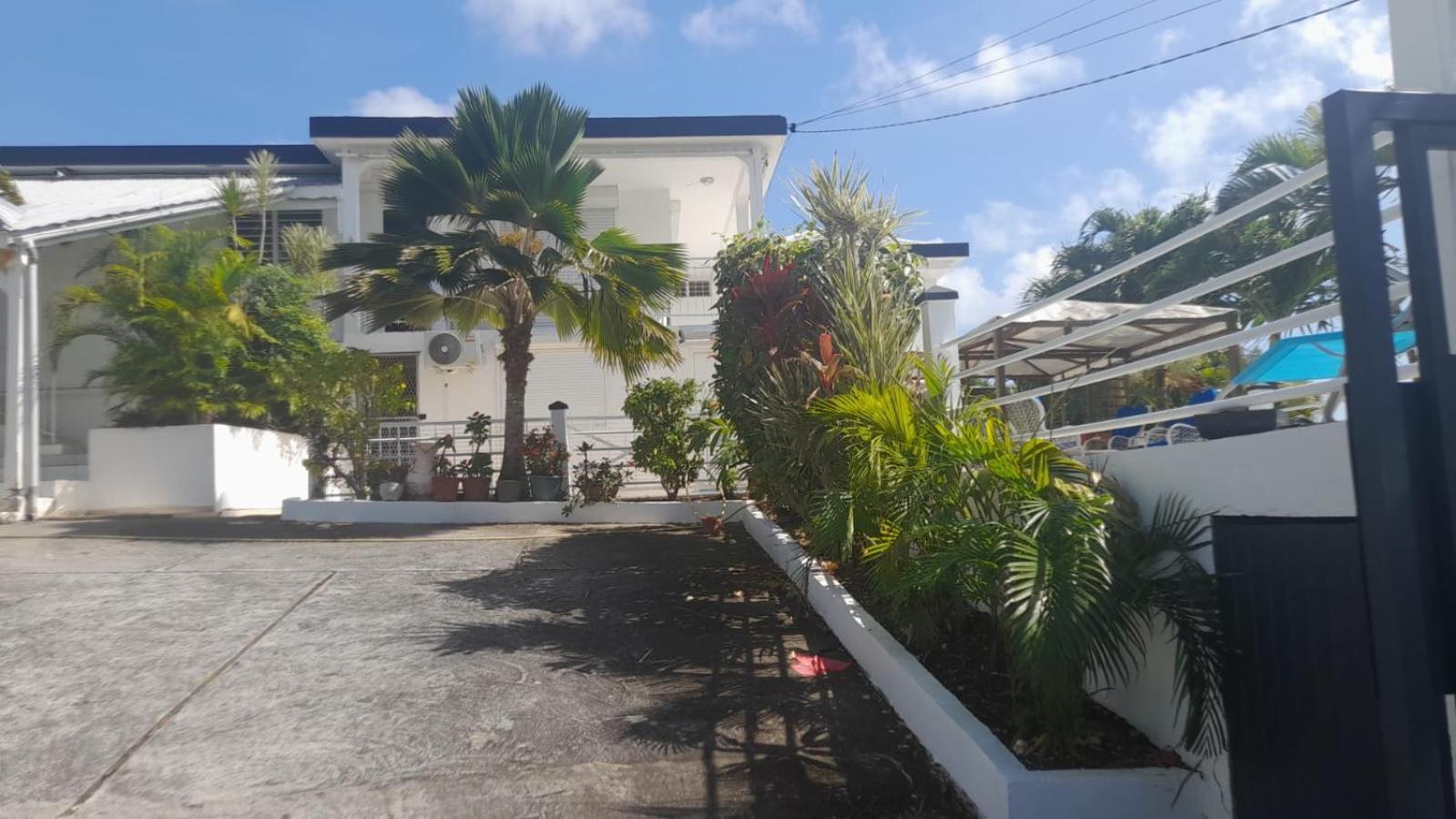 Coconing Logements Studios Et Maisons Sainte-Anne  Luaran gambar
